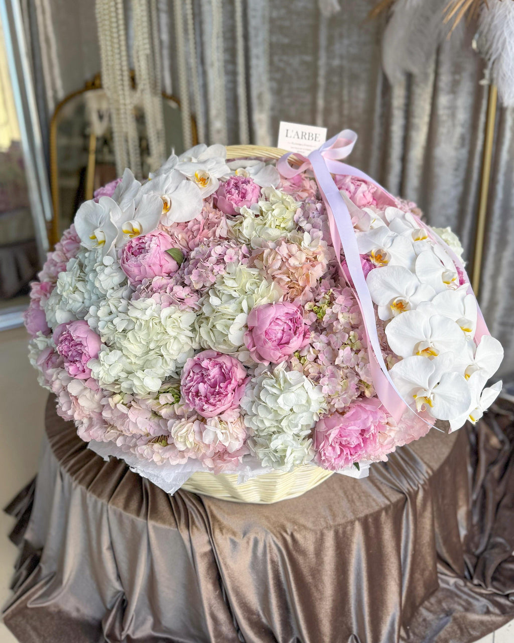 FLOWERS BOUQUET IN BASKET “AMADEUS”