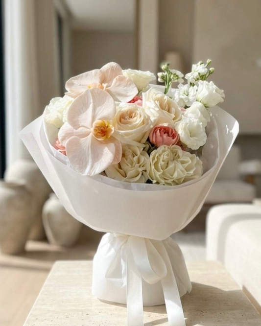 Цветочная композиция «В центре»