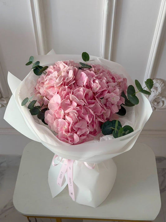 FLOWERS BOUQUET WITH PINK HYDRANGEAS
