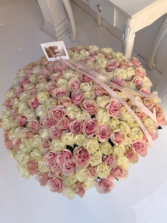 WHITE FLOWERS BOX WITH PINK AND WHITE ROSES 175 PCS