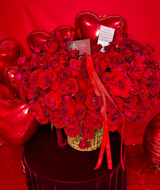 Valentine’s Day flowers box of roses Tati