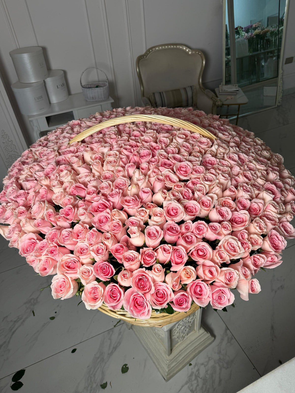 WOW FLOWERS BASKET WITH 501 PINK TIDES ROSES