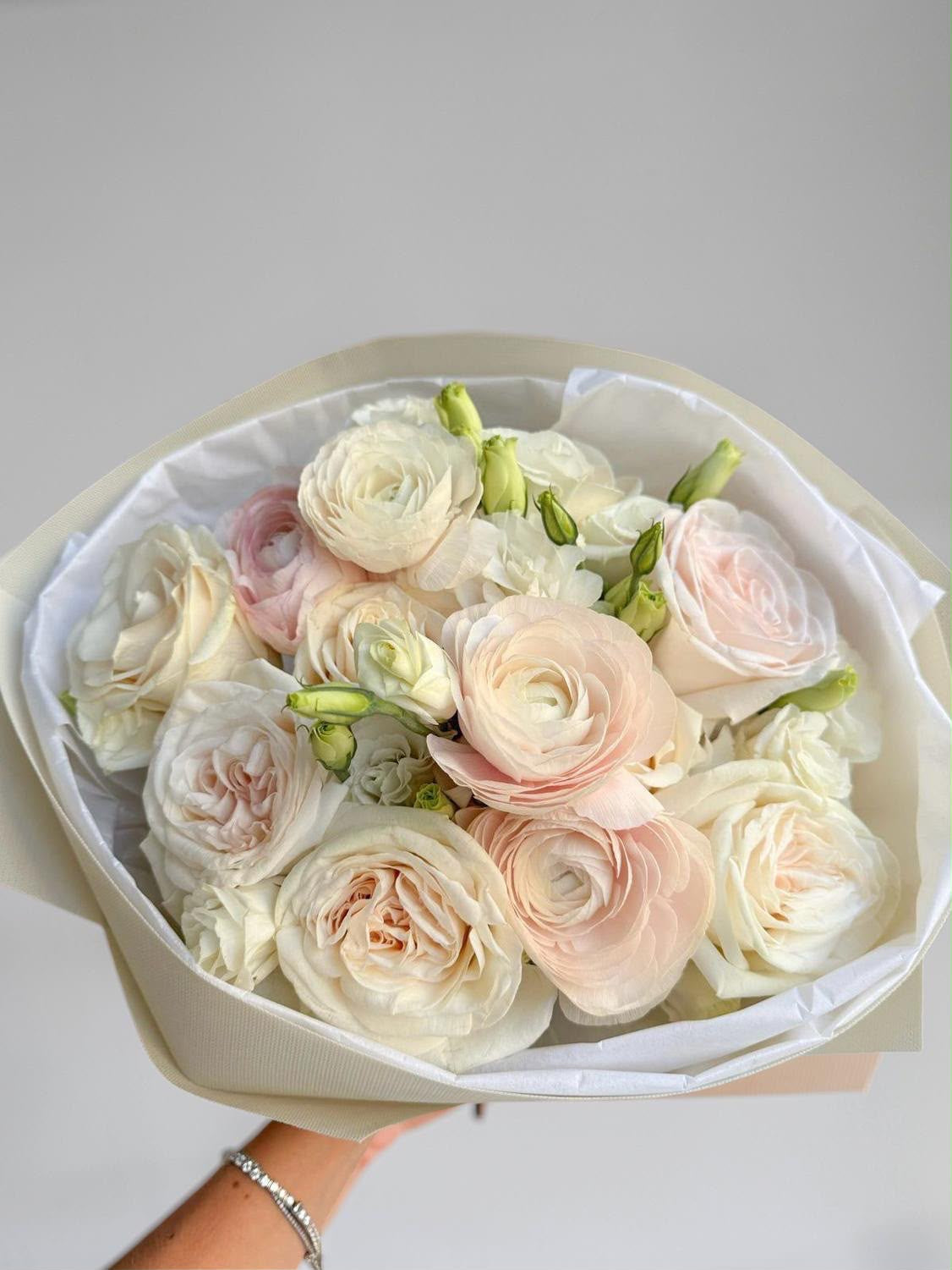 DELICATE PINK AND WHITE FLOWERS BOUQUET WITH PEONY ROSES AND RANUNCULUS