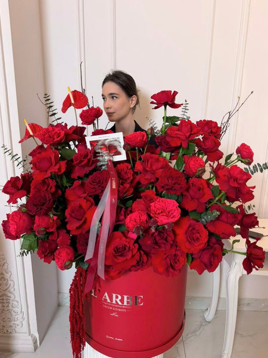 RED FLOWERS BOX WITH ROSES “HUSHLO” V130