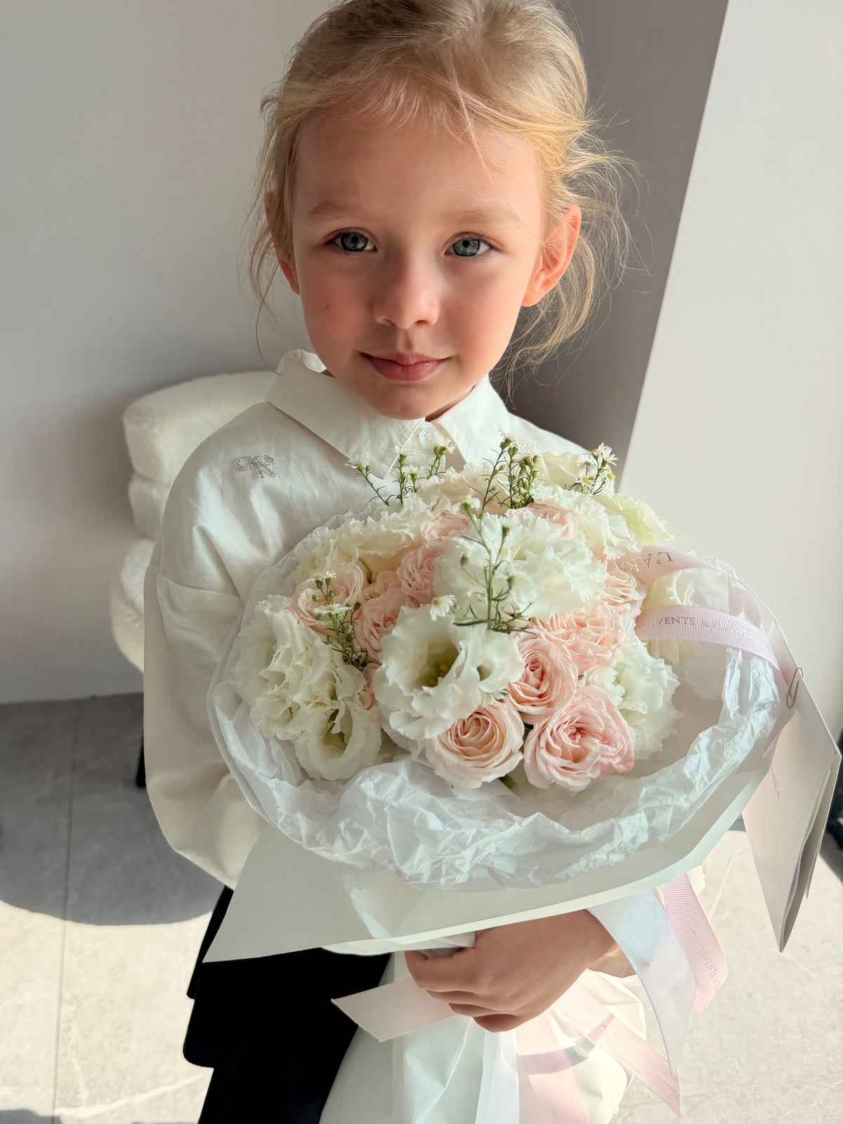 FLOWERS BOUQUET “AGLOW” WITH TANACETUM