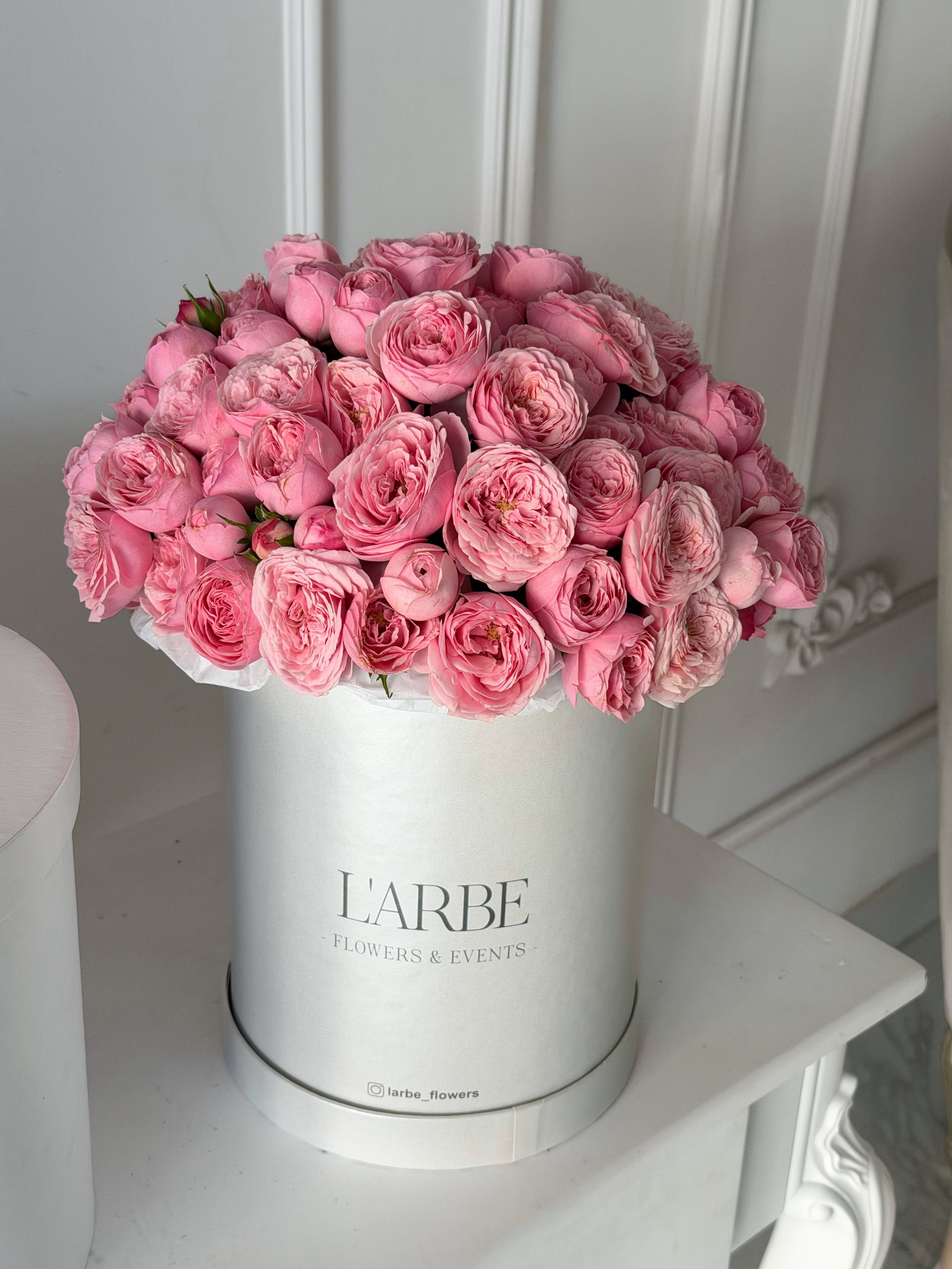 FLOWERS BOX WITH SPRAY ROSES “MANSFIELD”