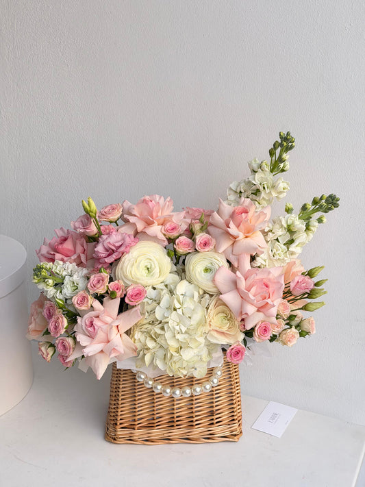 LINA BAG FLOWERS WITH HYDRANGEA RANUNCULUS
