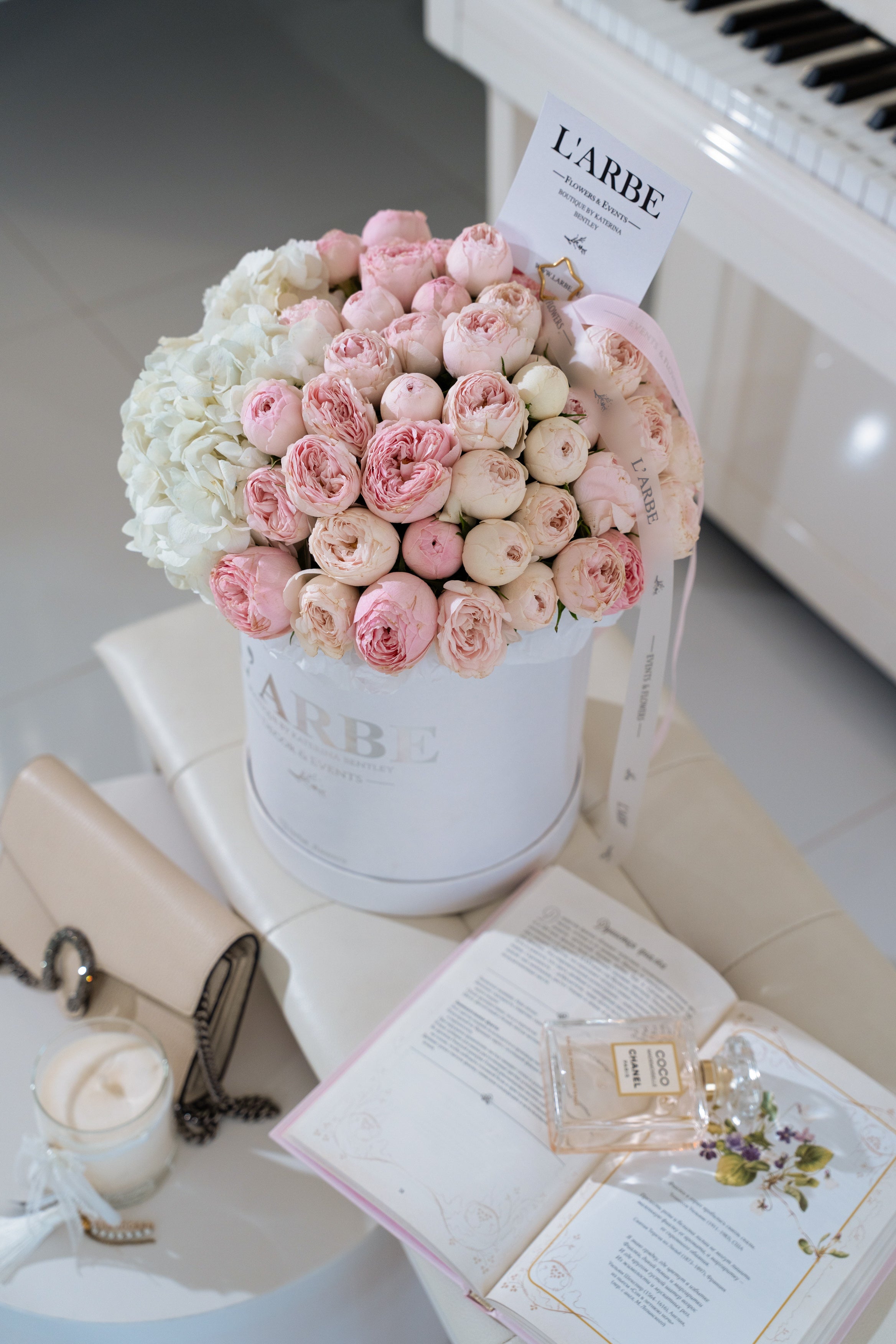 FLOWERS BOX WITH PEONY ROSES AND WHITE HYDRANGEAS “BLISS”