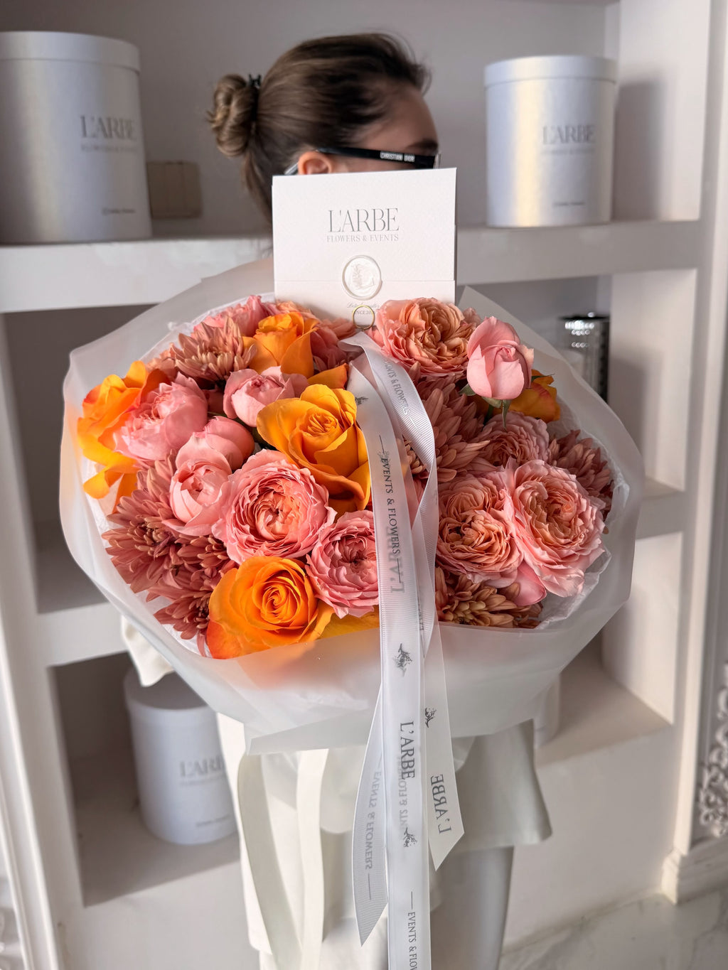 ORANGE PEACH BOUQUET WITH BOMBASTIC ROSES, FRENCH ROSES AND CHRYSANTHEMUMS
“Love letter”
