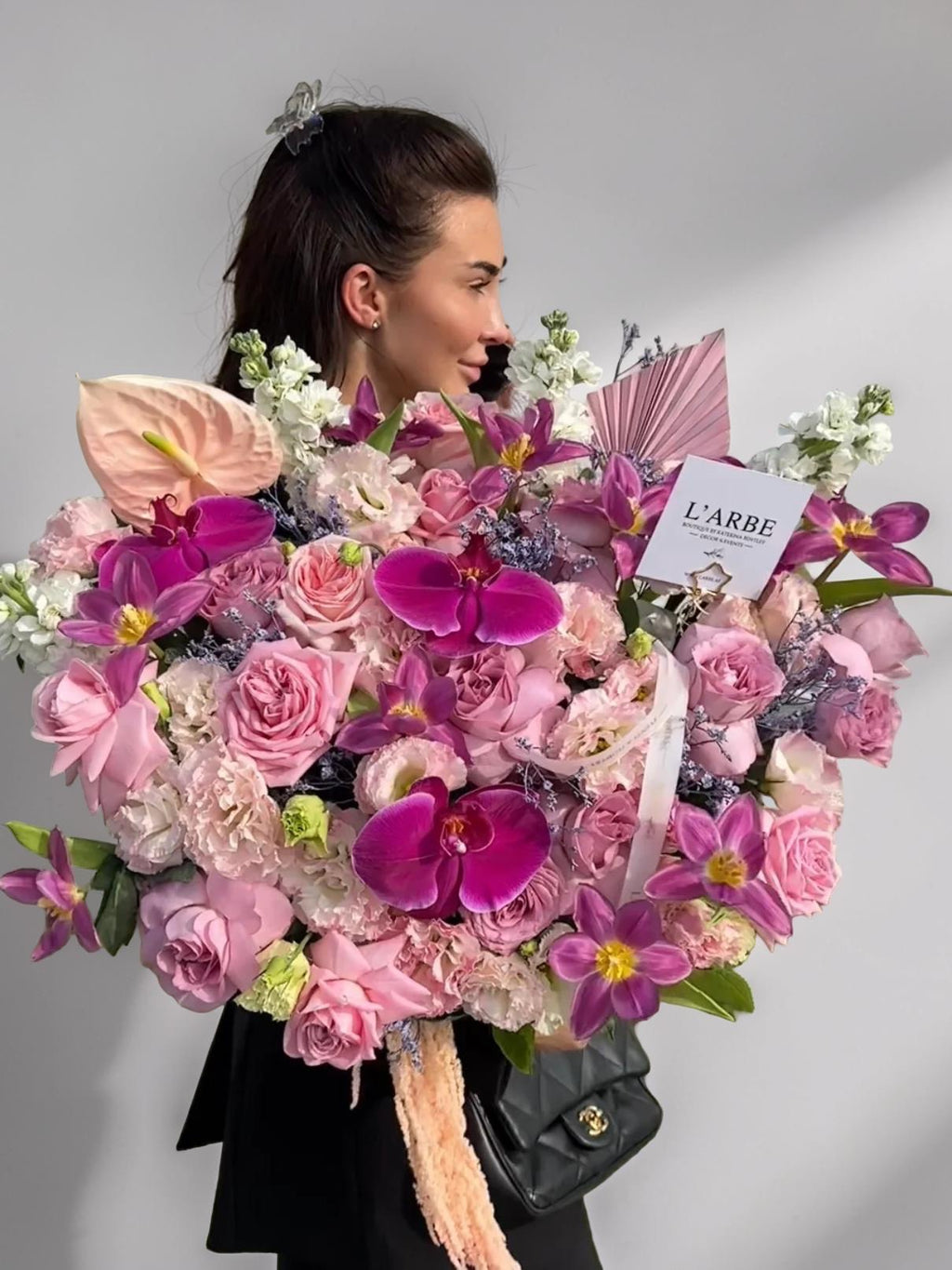 FRESH PINK FLOWERS BASKET “VALENCIA”