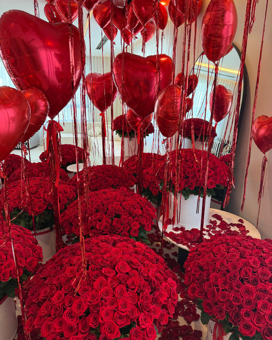 15 BOXES WITH RED ROSES AND BALLOONS