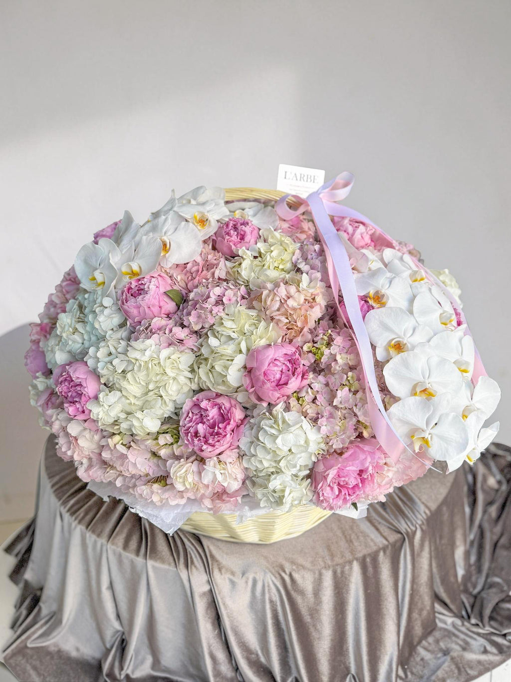 FLOWERS BOUQUET IN BASKET “AMADEUS”