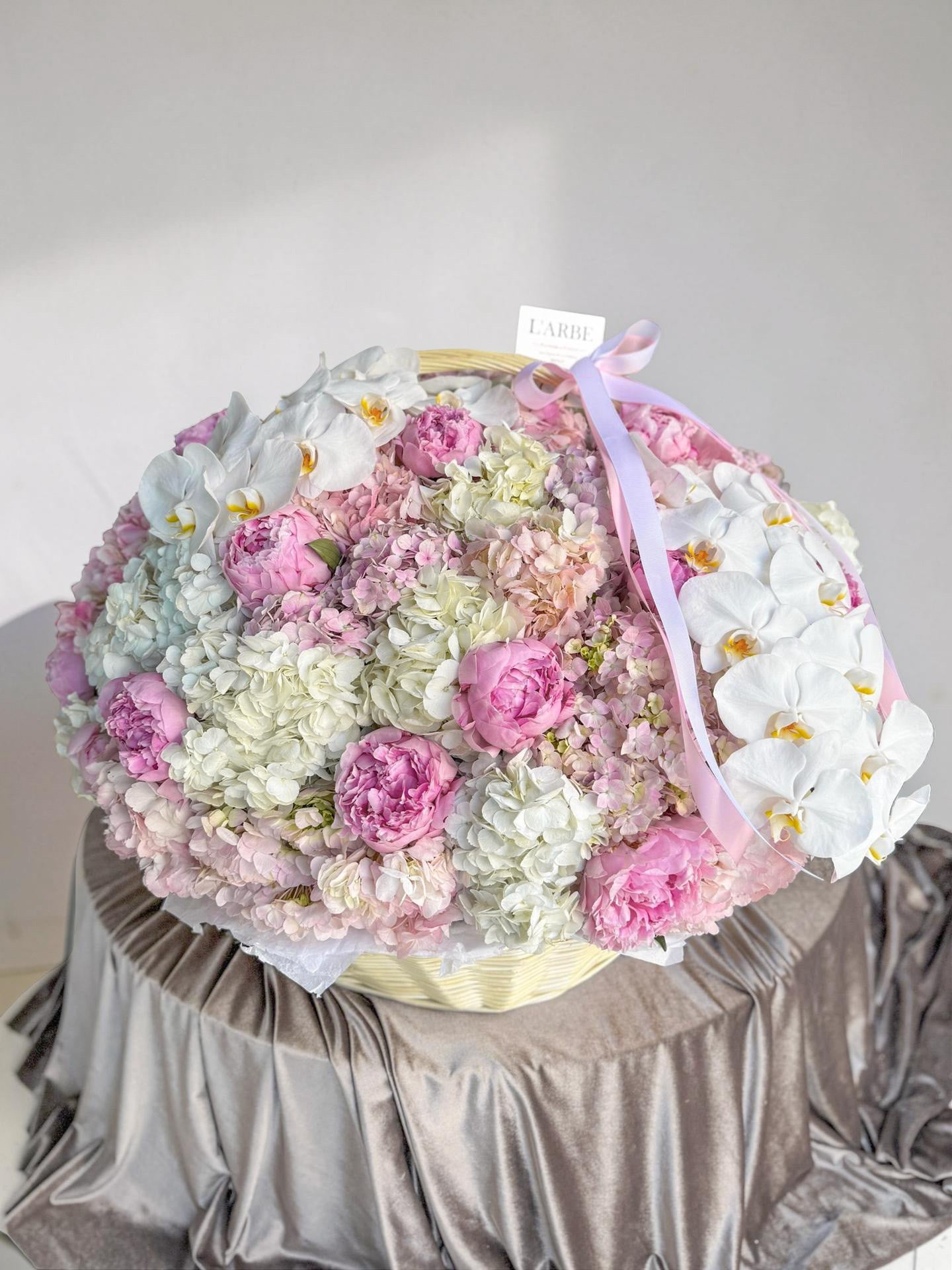FLOWERS BOUQUET IN BASKET “AMADEUS”