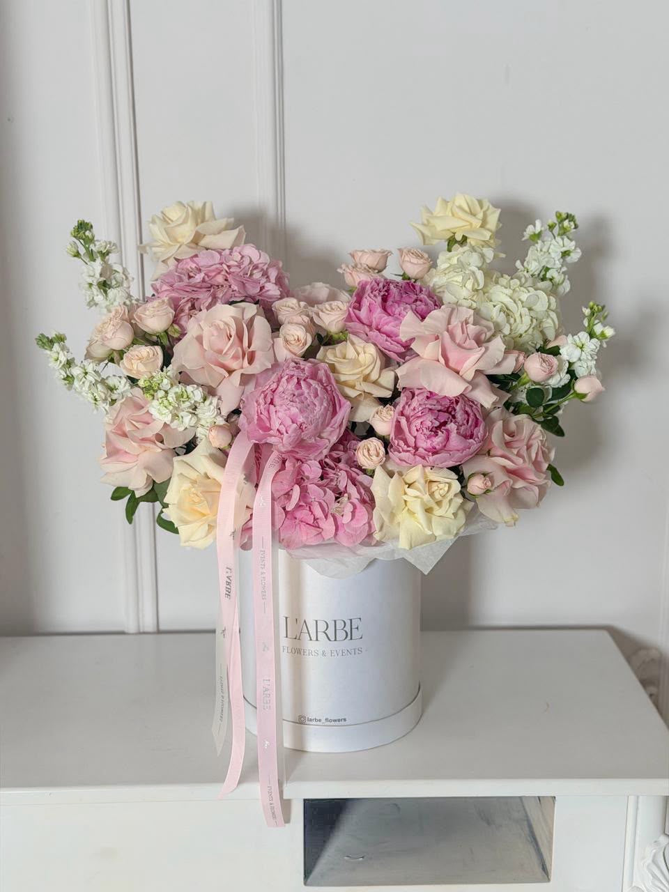 FLOWERS MIX IN BOX “SERENITY”