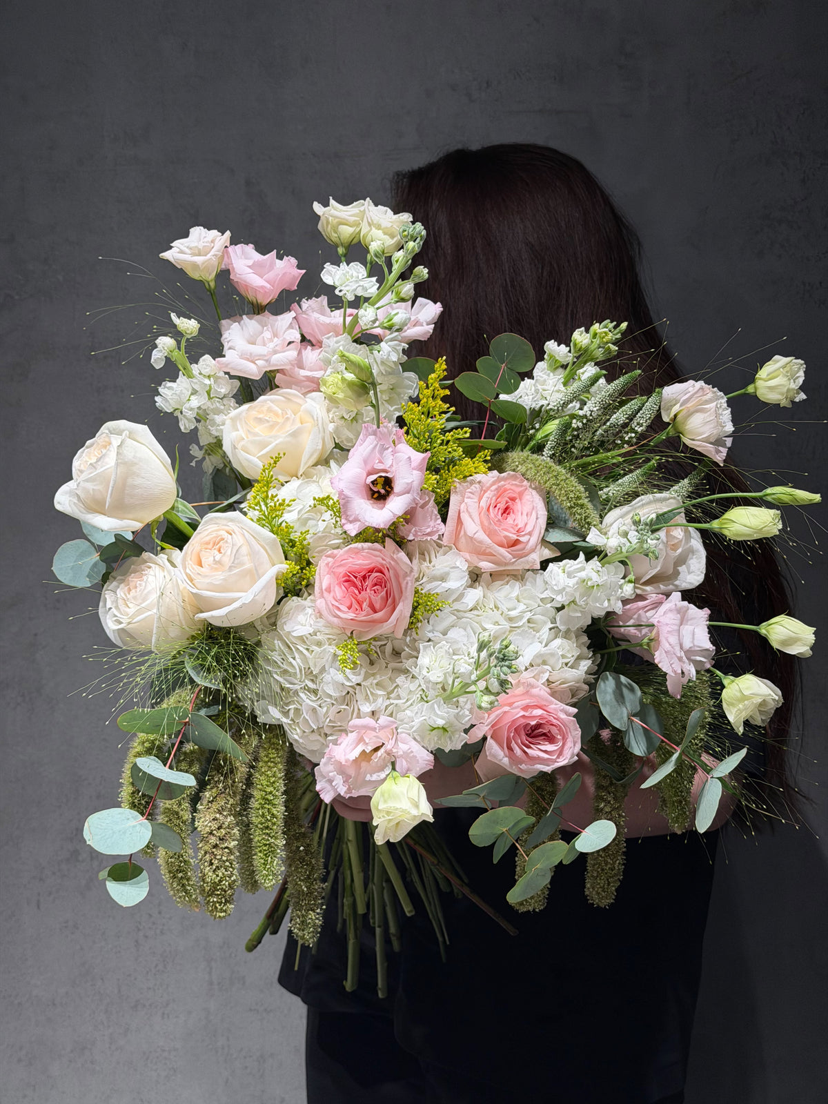 FLOWERS PINK AND GREEN BOUQUET “LEONIE”