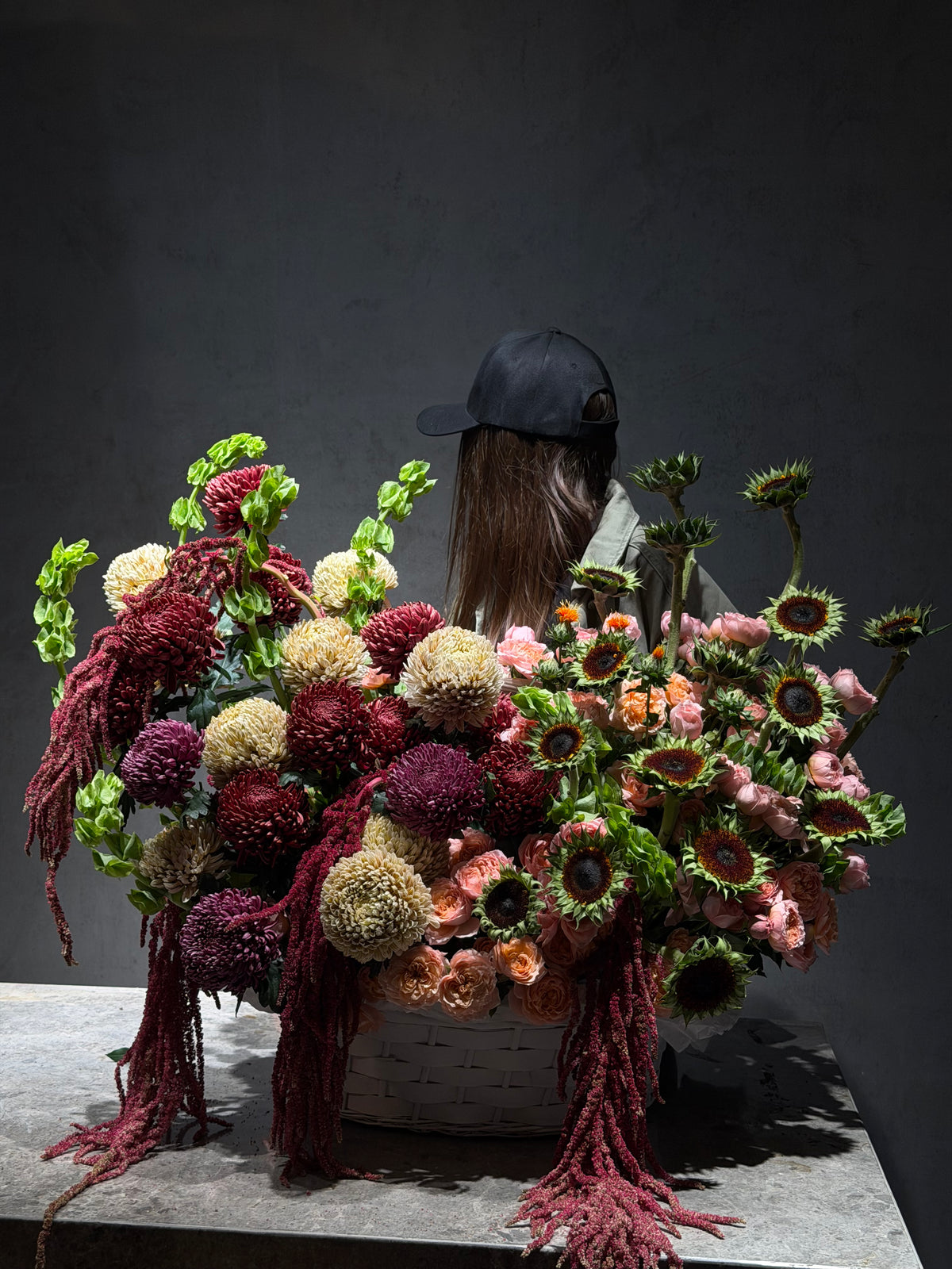 FLOWERS BASKET WITH SUNFLOWER CHRYSANTHEMUM “AMBER DREAM”