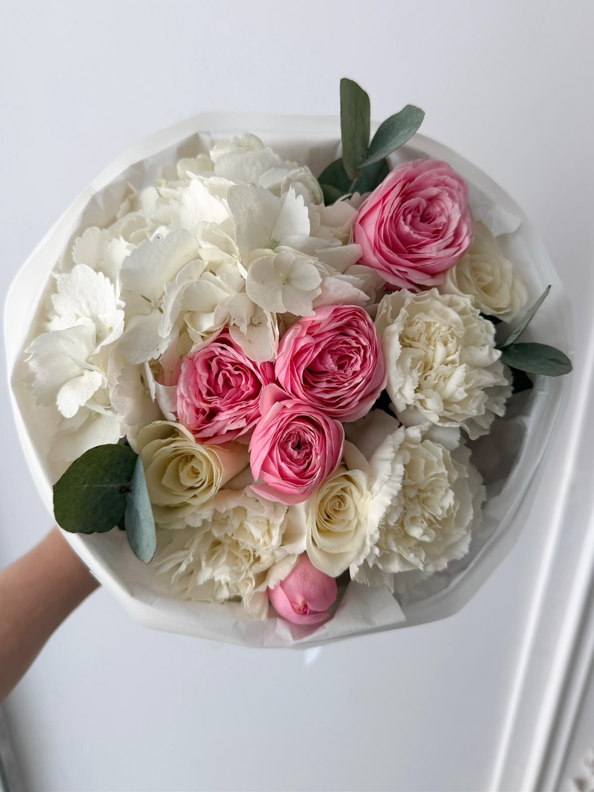 FLOWERS BOUQUET WITH HYDRANGEAS AND ROSES