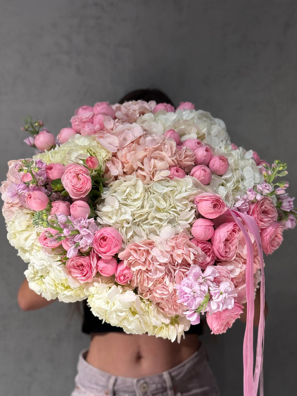 PINK AND WHITE FLOWER ARRANGEMENT WITH HYDRANGEA, SPRAY PEONY ROSES “MARI” 01050