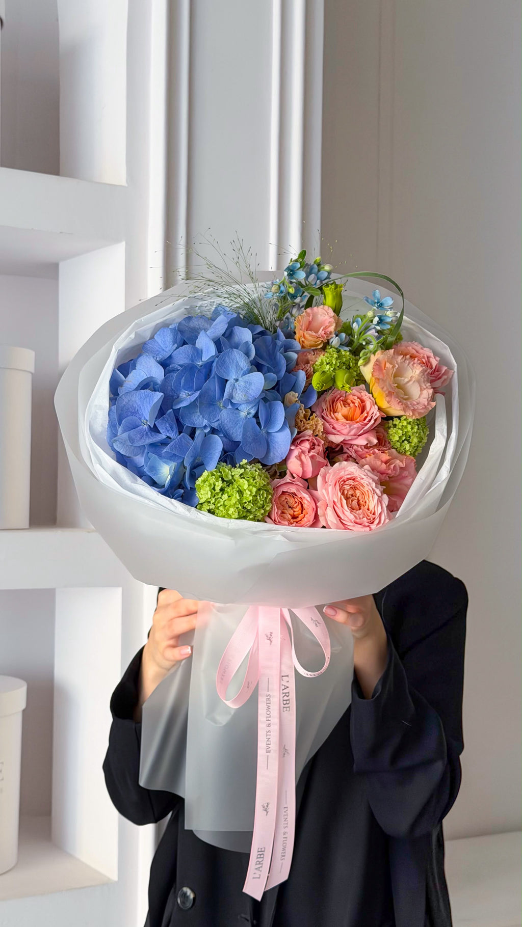 FLOWERS BOUQUET WITH BLUE HYDRANGEA AND GREEN “BLUE DREAM”