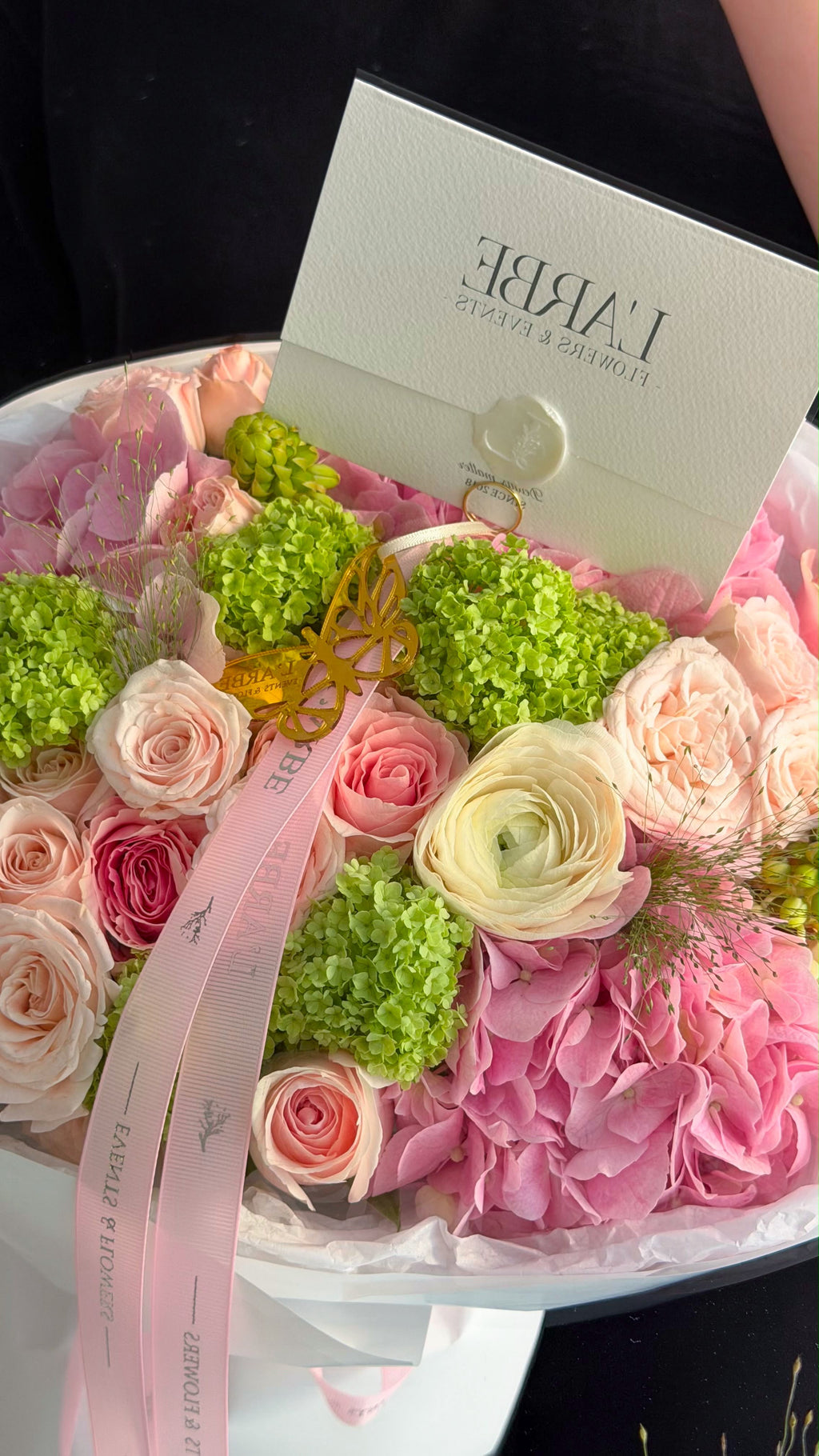 FLOWERS MIX WITH GREENS “THE DIVINE”