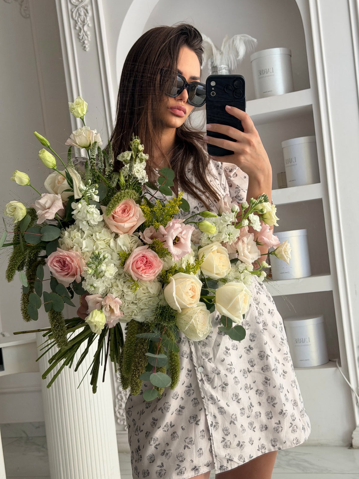 FLOWERS PINK AND GREEN BOUQUET “LEONIE”