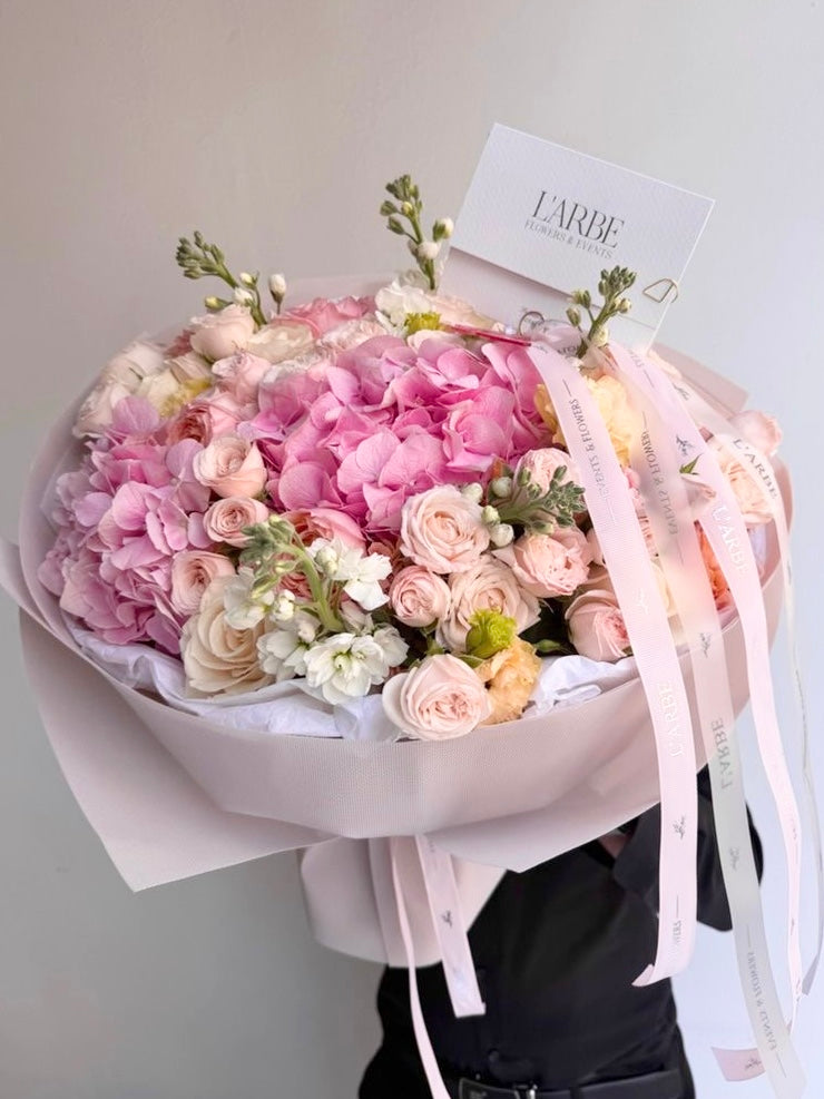 FLOWERS BOUQUET WITH ROSES AND HYDRANGEAS “PRECIOUS”