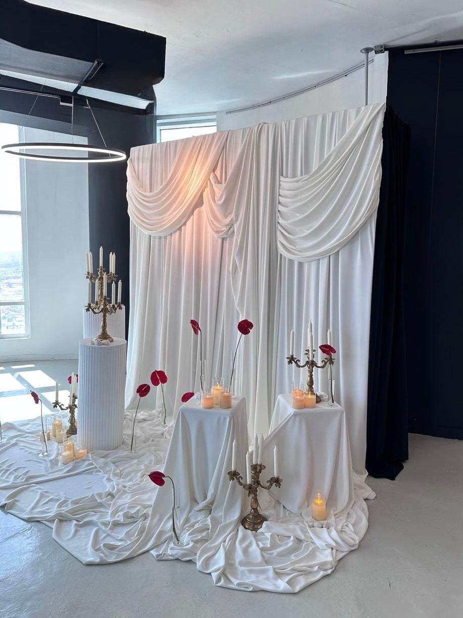 PHOTOZONE WITH FLOWERS AND CANDLES