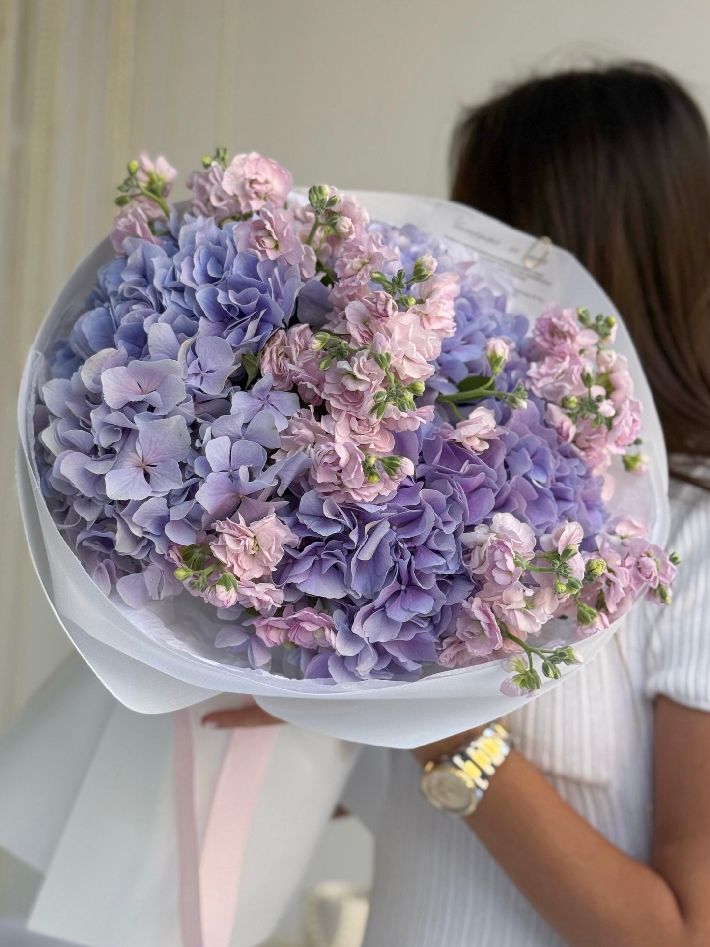 LAVENDER HYDRANGEAS WITH MATTHIOLA (M SIZE)