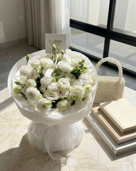 WHITE FLOWERS BOUQUET WITH EUSTOMA