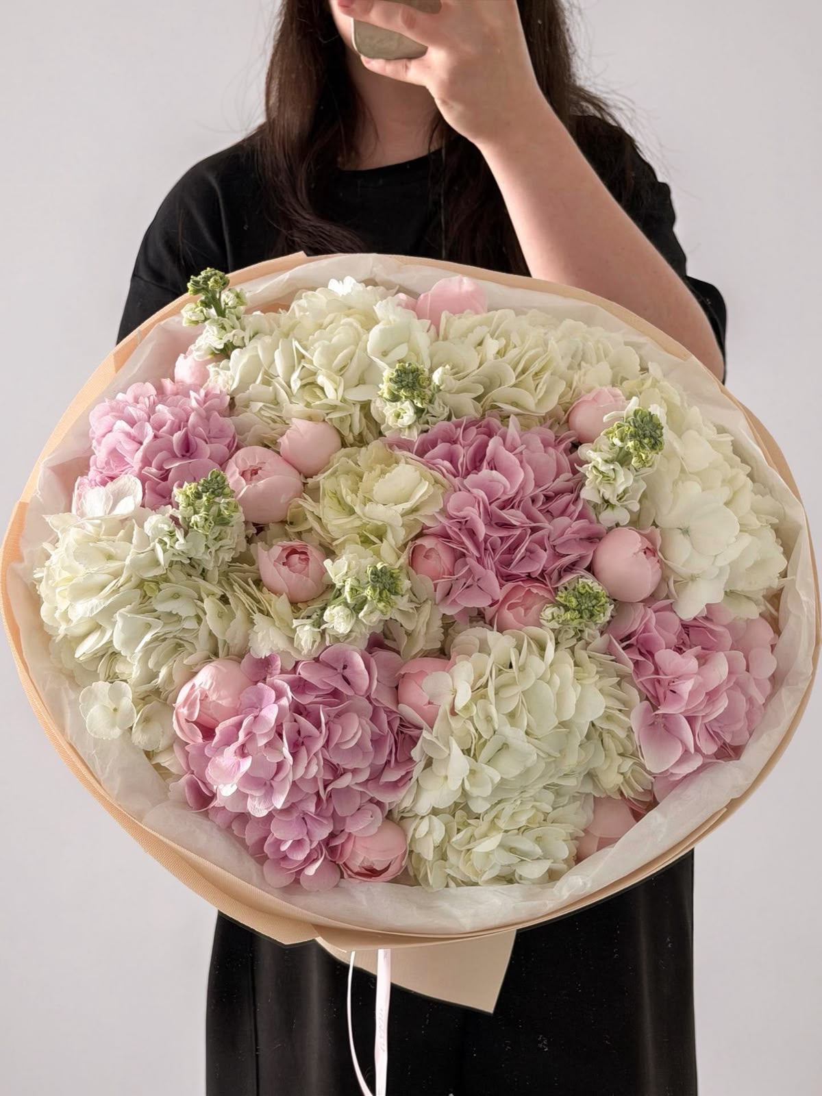 FLOWERS MIX WITH HYDRANGEAS “BRISA”