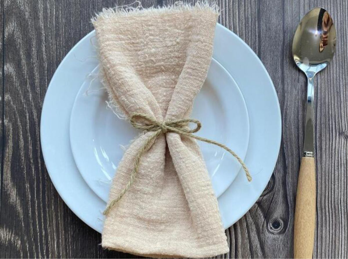 Cream napkin Aloy (rent) (N-0003)