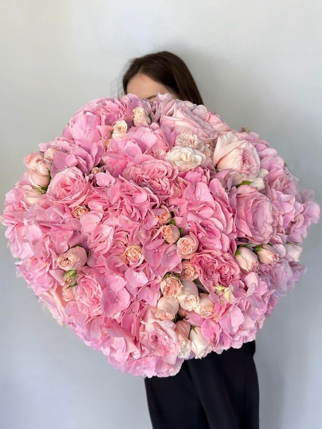 PINK FLOWERS BOUQUET WITH HYDRANGEAS AND ROSES