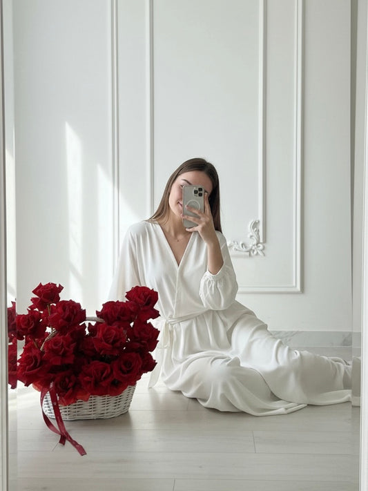 VALENTINE’S EDITION FLOWERS BASKET WITH PREMIUM RED ROSES 25 PCS V120 “Clou”