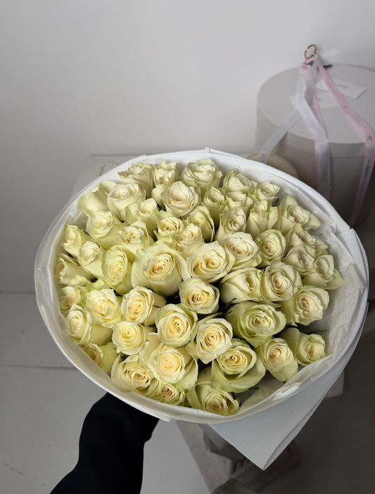 FLOWERS BOUQUET WITH 51 MINI WHITE ROSES 50 SM