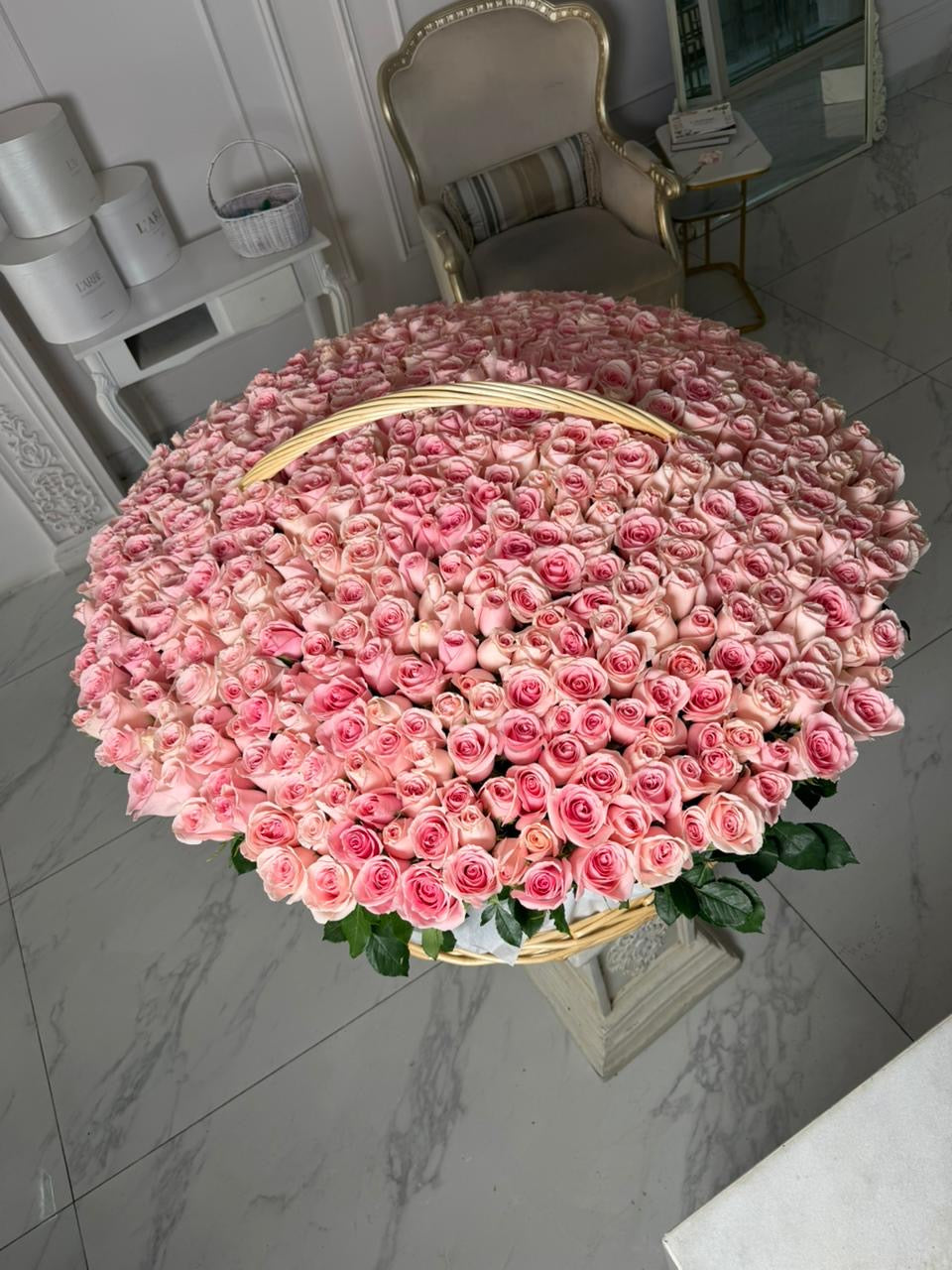 WOW FLOWERS BASKET WITH 501 PINK TIDES ROSES
