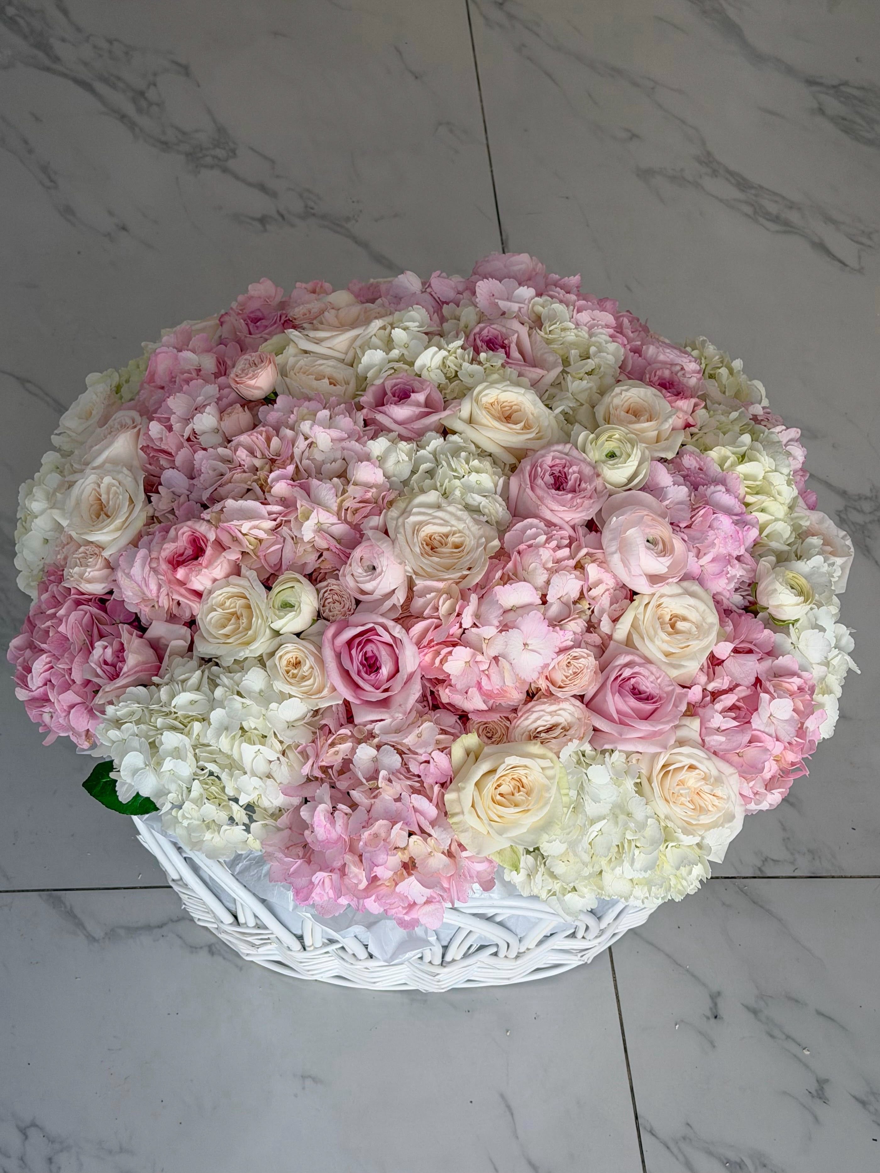 FLOWERS BASKET “LUZ”