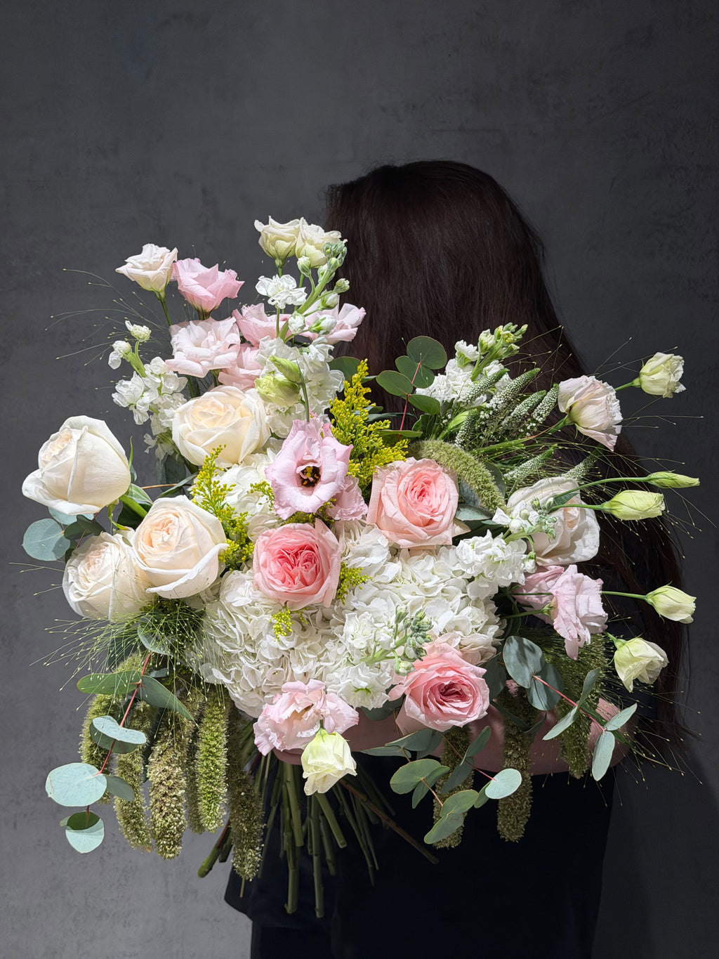 FLOWERS PINK AND GREEN BOUQUET “LEONIE”