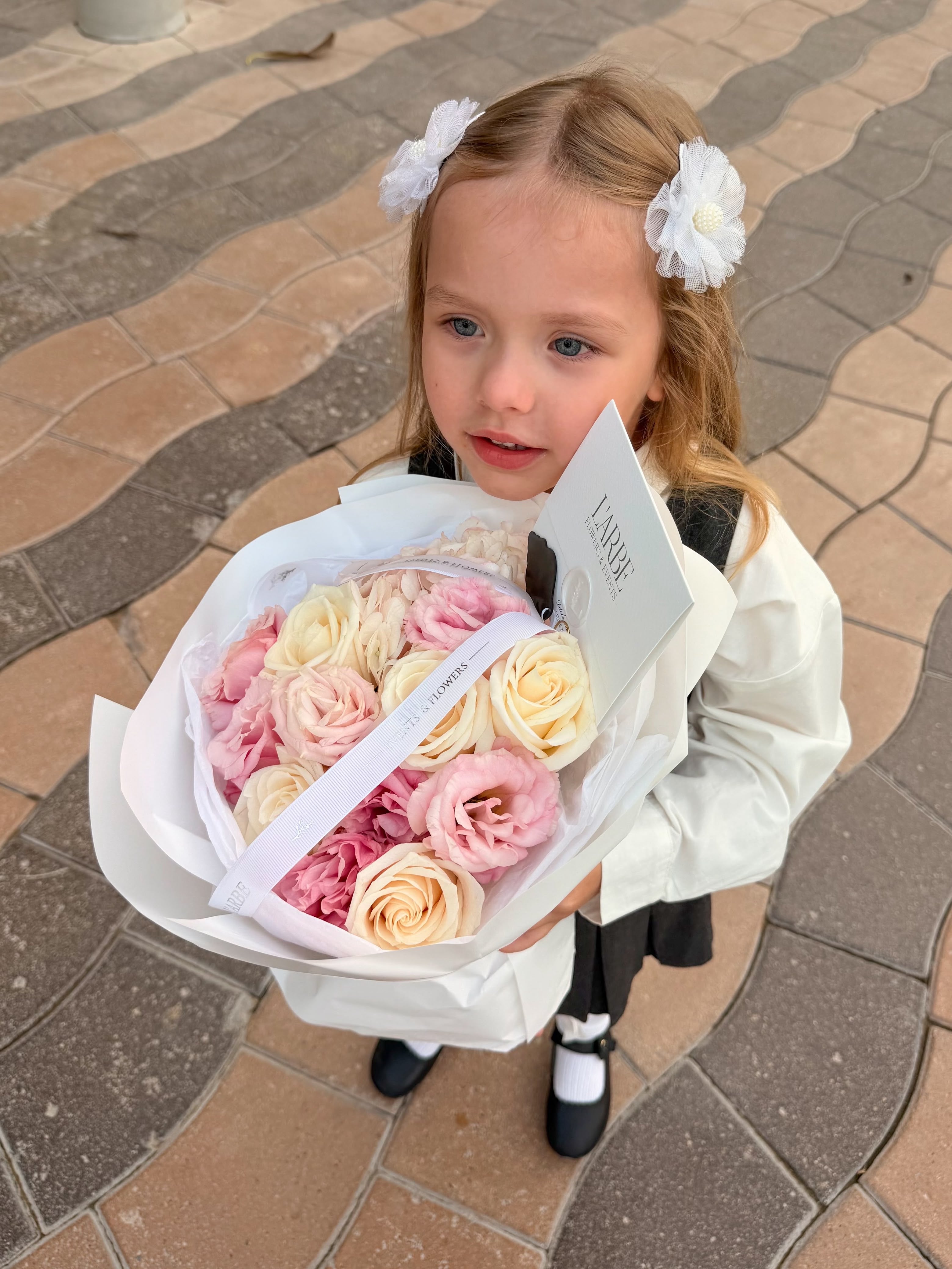 FLOWERS BOUQUET WITH WHITE AND PINK ROSES
