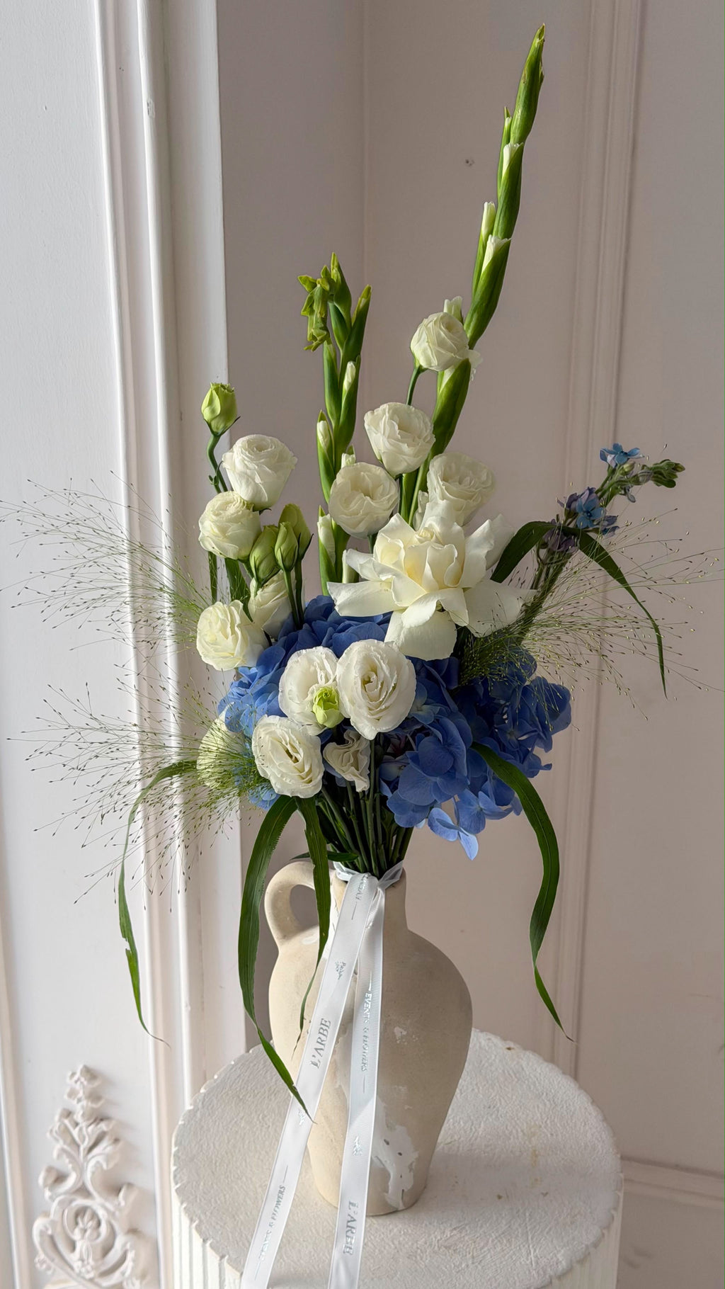 FLOWERS INTERIOR DESIGN WITH HYDRANGEA GLADIOLUS