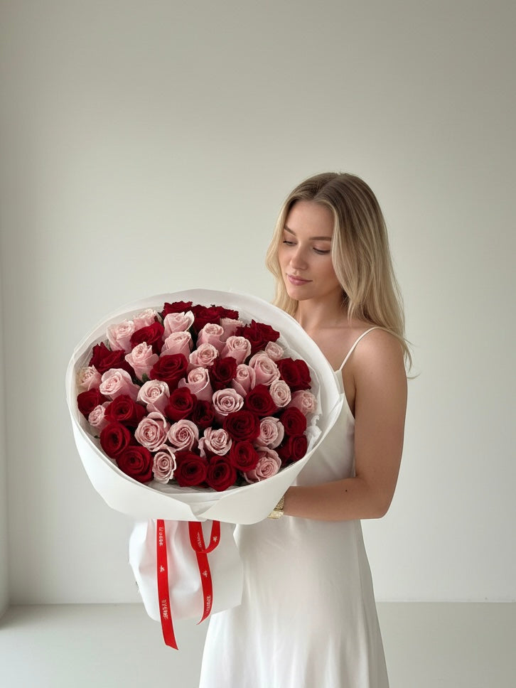 VALENTINES EDITION FLOWERS BOUQUET 51 MIX ROSES RED AND PINK V127