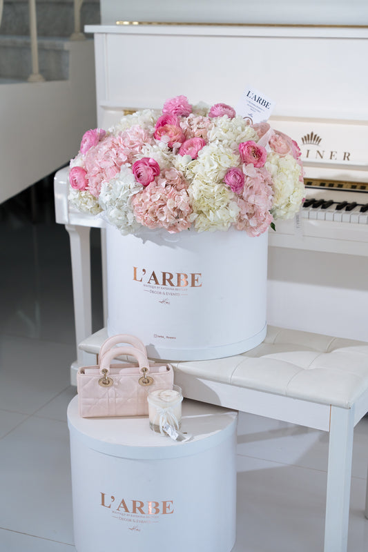 WHITE FLOWERS BOX WITH HYDRANGEAS AND ROSES “SILHOUTTE”