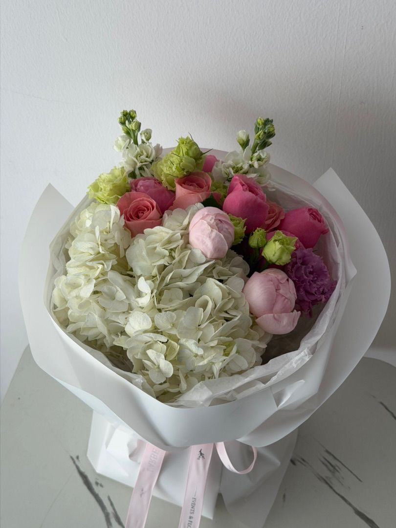 FLOWERS BOUQUET WITH HYDRANGEA AND PEONY ROSES