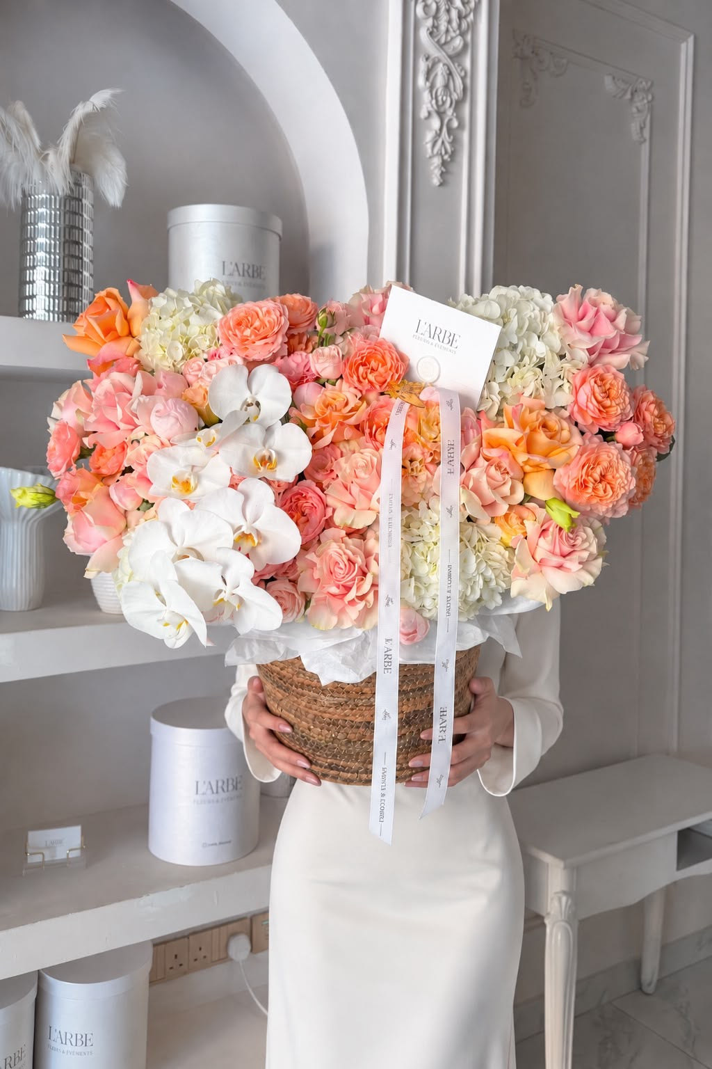FLOWERS MIX ORANGE AND WHITE WITH ORHID “APEROL NEW BAG”