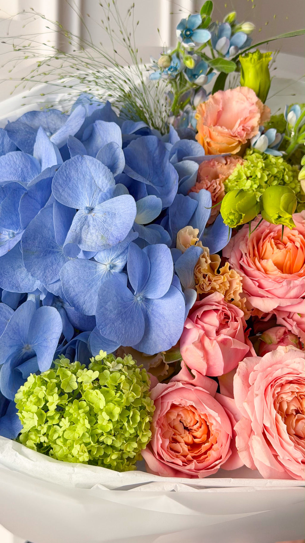 FLOWERS BOUQUET WITH BLUE HYDRANGEA AND GREEN “BLUE DREAM”