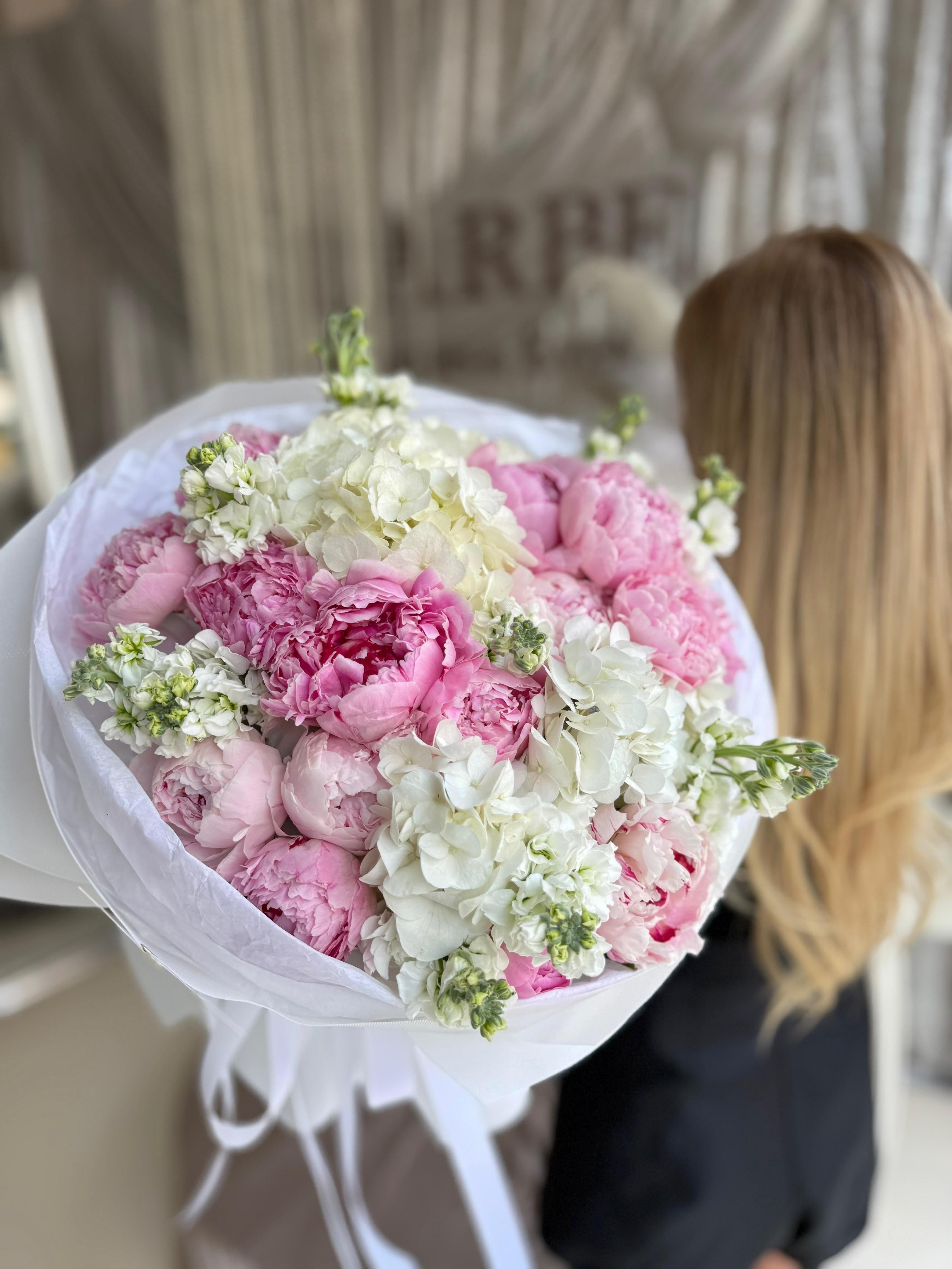 PINK AND WHITE FLOWERS BOUQUET “LYANIS” WITH PEONY AND HYDRANGEA