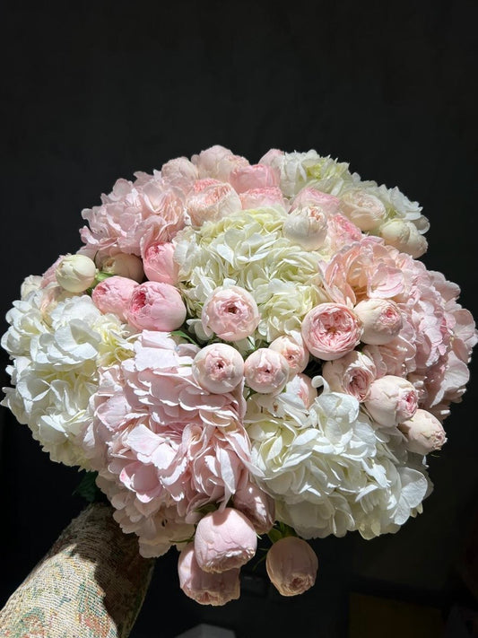 HYDRANGEAS WITH ROSES