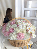 BASKET FLOWRS WITH MIX HYDRANGEAS “ESENCIA”
