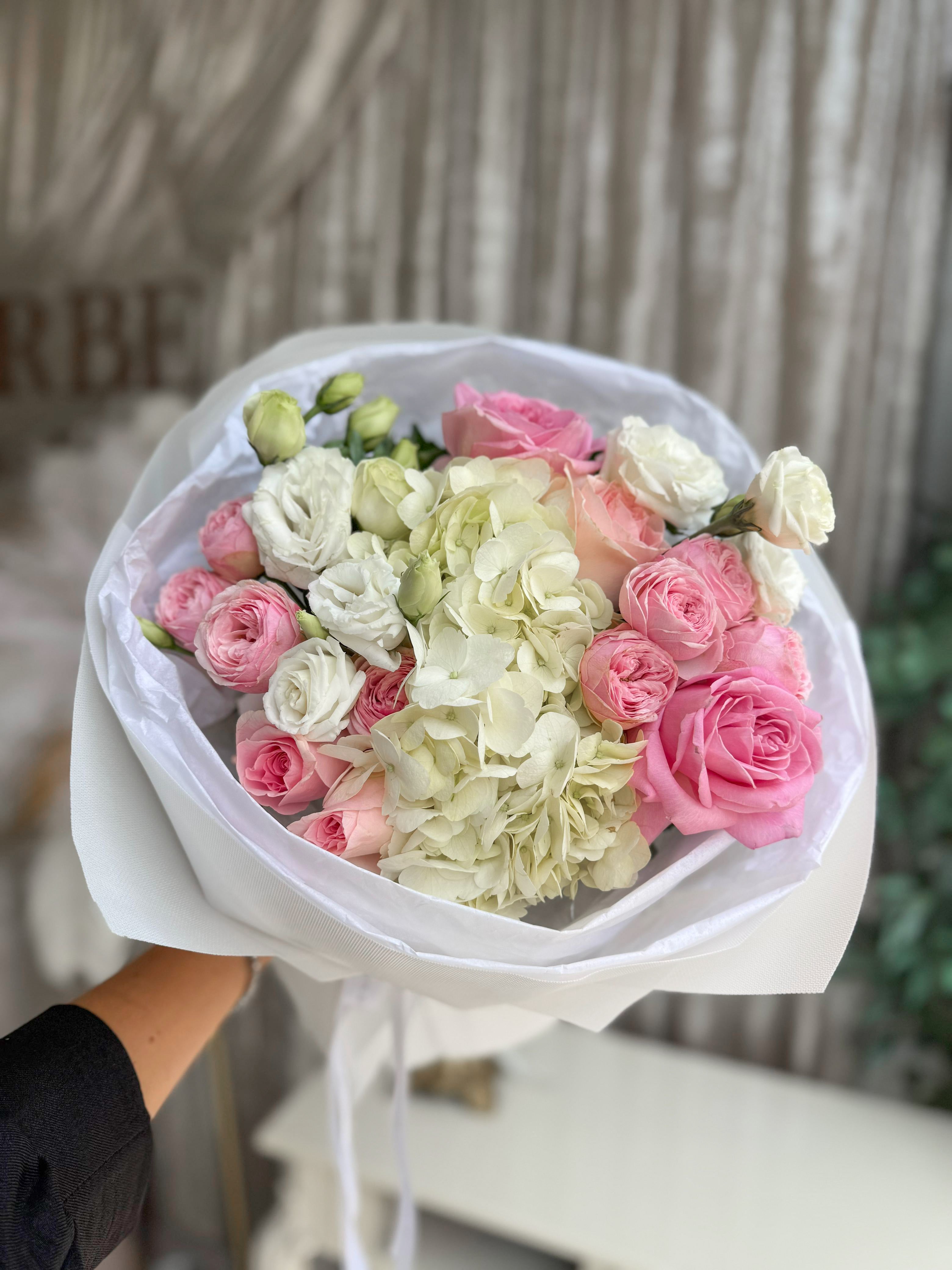 Flowers bouquet “Moniker”