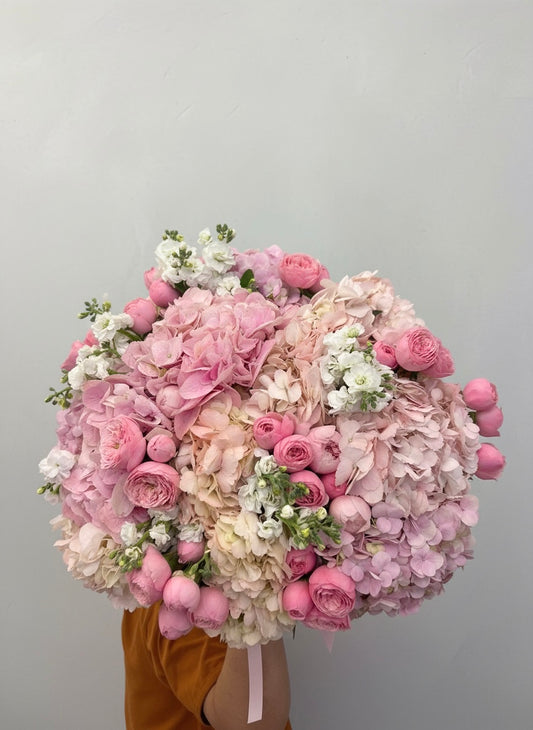 FLOWERS BOUQUET WITH HYDRANGEAS AND MATTHIOLA “CRYSTAL DREAM”