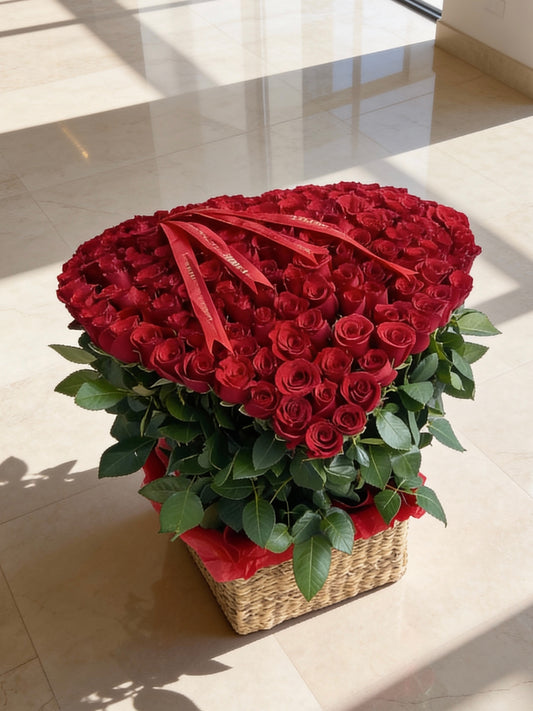 RED FLOWERS BOUQUET IN BASKET WITH ROSES 161 PCS V118